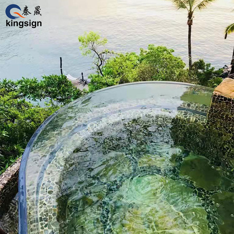 È davvero possibile che la finestra della piscina rimanga cristallina e sicura per anni?